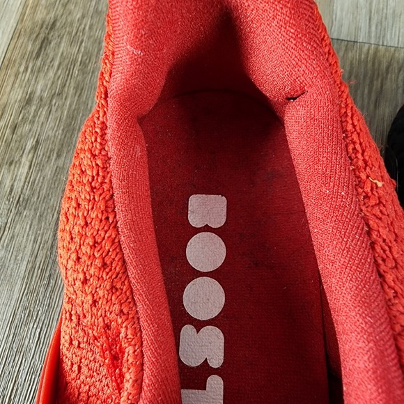 Adidas Ultra Boost Montreal Red White Men\'s Running Shoes‎ Size 9 FY3426 main image 4